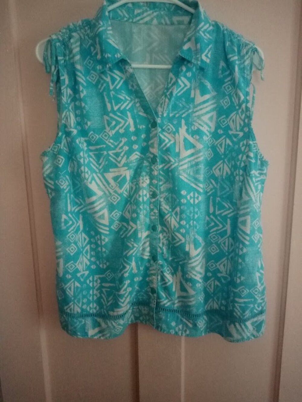 Sleeveless Blouse Size Large